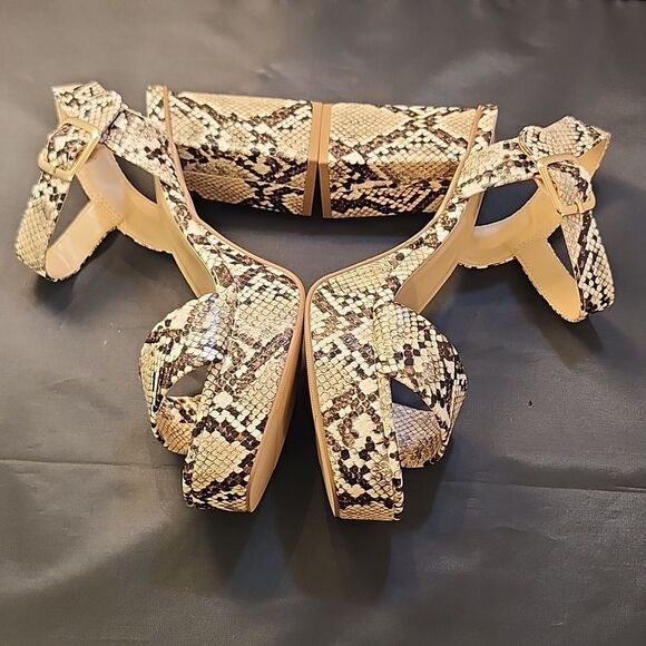 BRAND NEW SODA MACEY PYTON SLADIES WOMEN'S BLOCK HEEL SANDALS - Picture 10 of 16